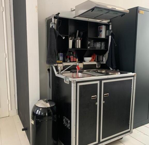 تختخواب و صبحانه Zocher6 Bnb A Monumental Town House In The City Center