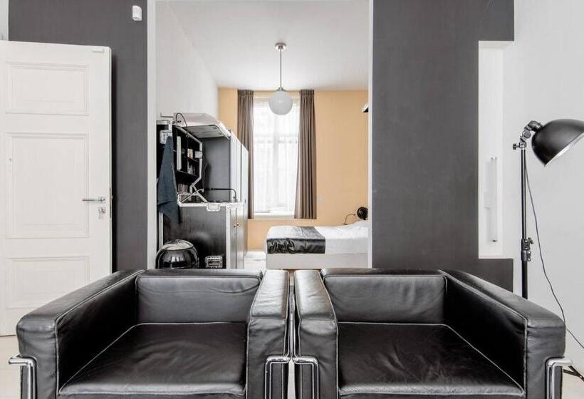 تختخواب و صبحانه Zocher6 Bnb A Monumental Town House In The City Center