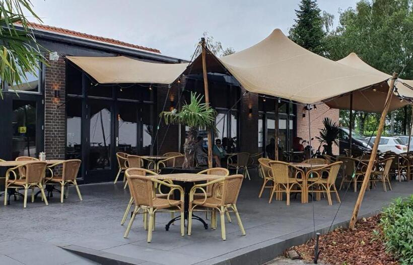 فندق Grand Café Goejje