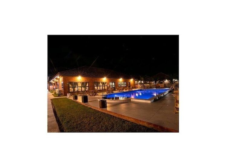בית מלון כפרי Mankoview Beach Resort