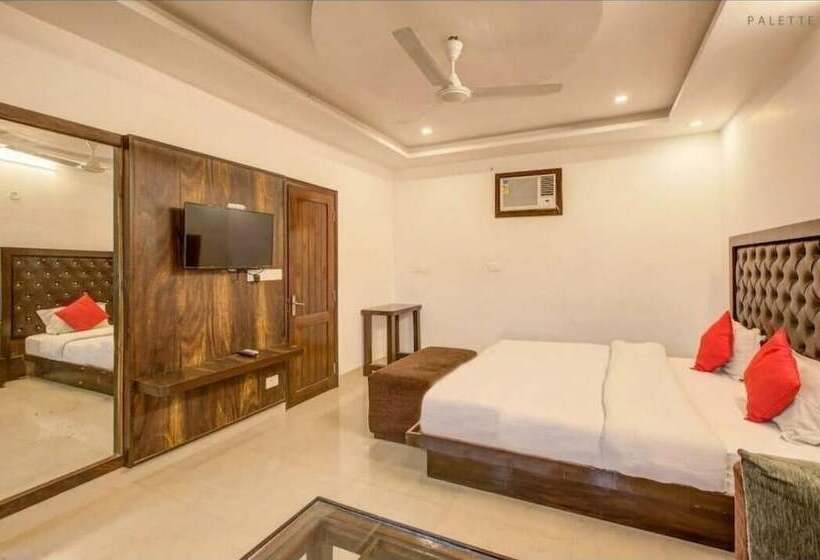 בית מלון כפרי Treebo Tiger Pug Mark Resort, Ramnagar