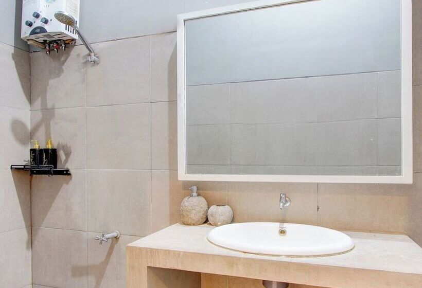 فندق Oyo 93885 D Harjo Guesthouse
