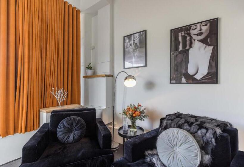 Пансион Nudgenudge   Self Contained Luxe Guest Suite
