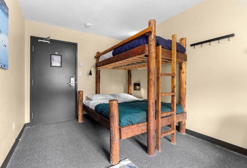 فندق صغير Squamish Adventure Inn
