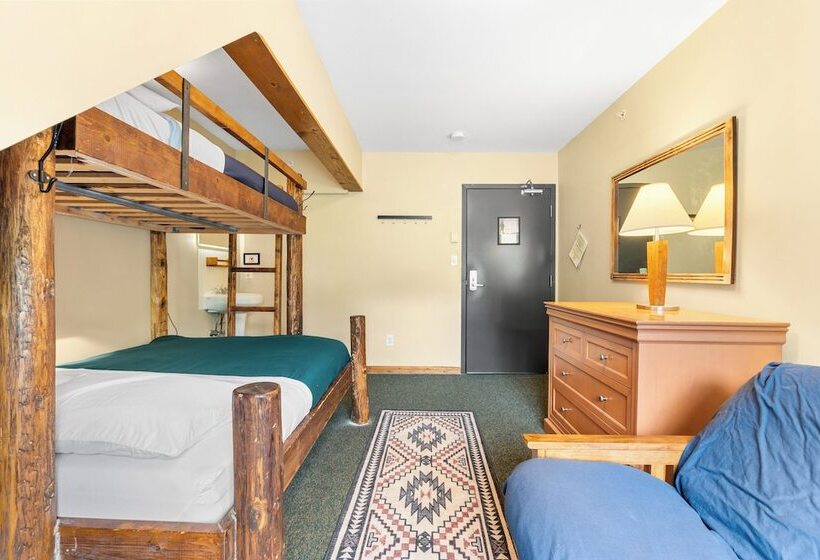 فندق صغير Squamish Adventure Inn