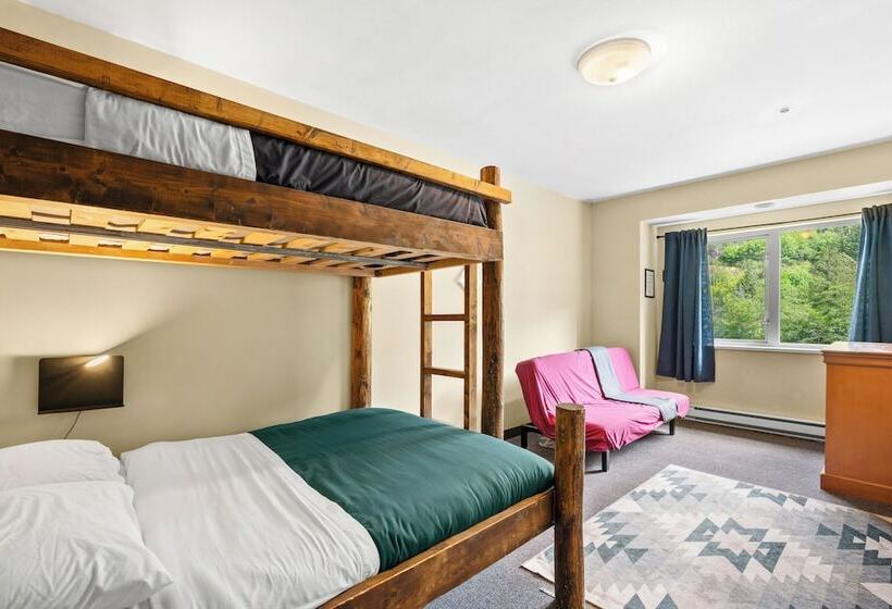 فندق صغير Squamish Adventure Inn