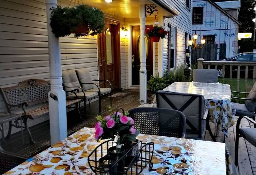 فندق Inn On The Harbour