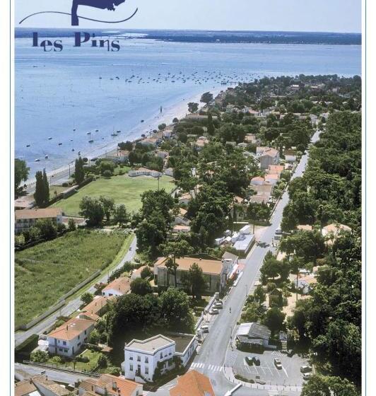 בית מלון כפרי Les Pins