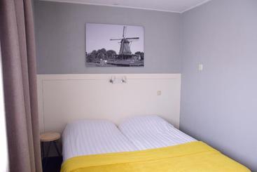 هتل Restaurant Het Roode Hert