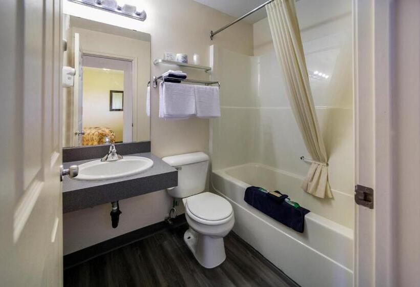 מוטל Canadas Best Value Inn Fort St. John