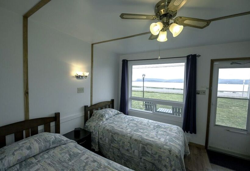Sea Breeze Motel