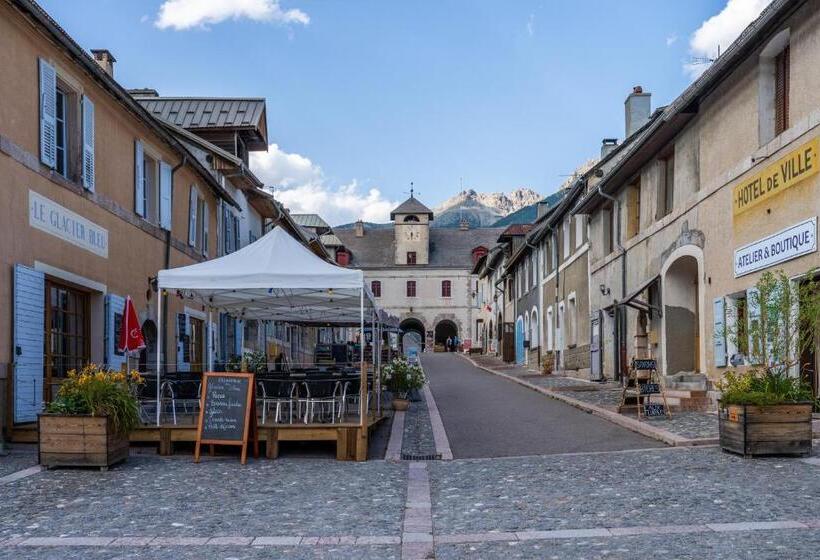 住宿加早餐  Auberge Le Glacier Bleu