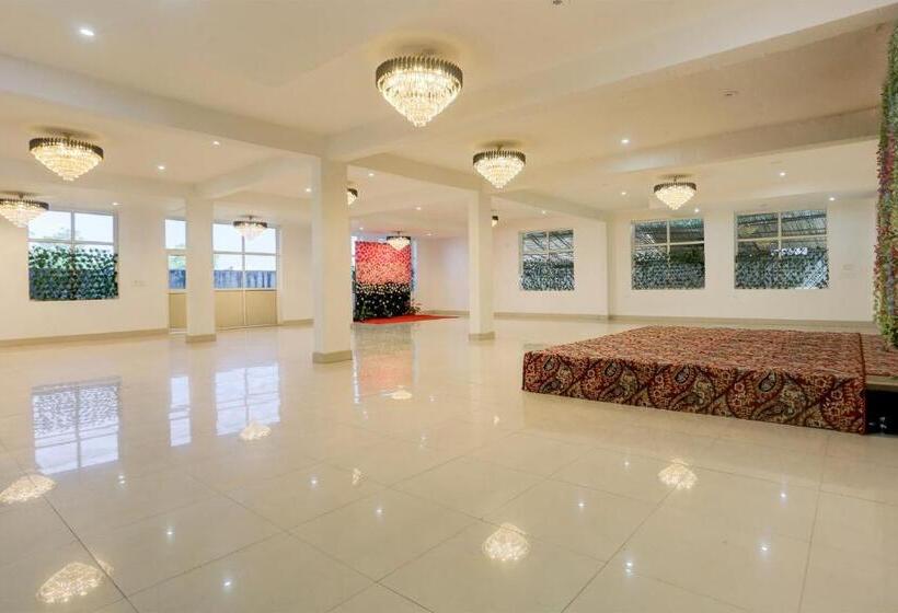 فندق Collection O The Grand Shalimar Residency