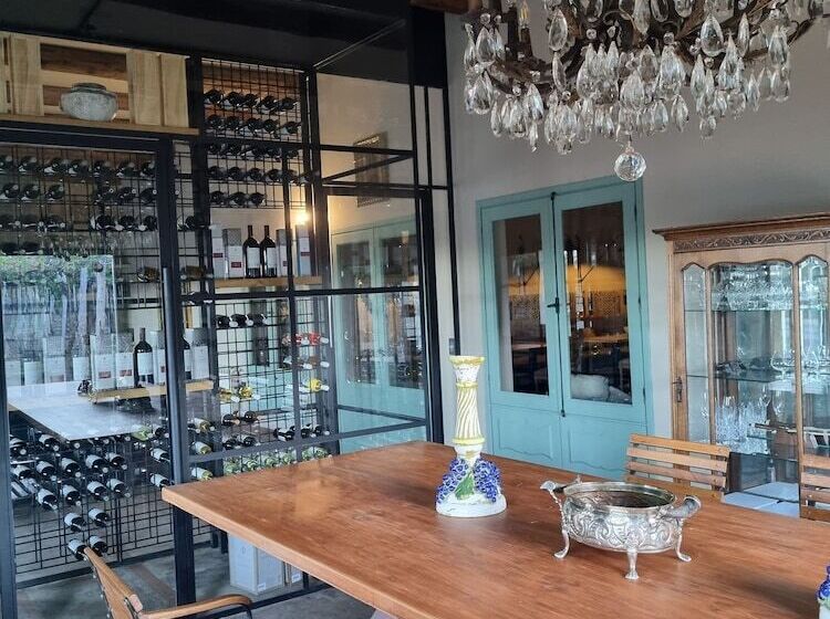 هتل El Porvenir Wine Lodge