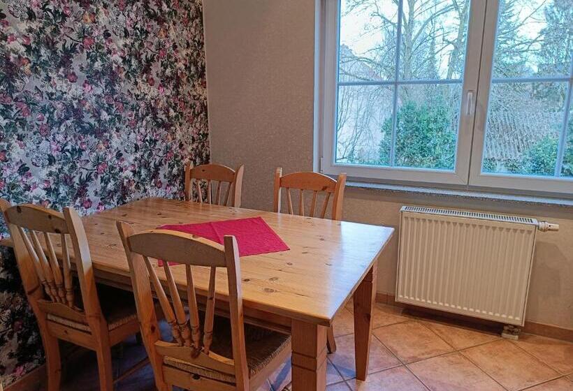 ベッドアンドブレックファースト Weingut Weinstube Weinhotel Wolf