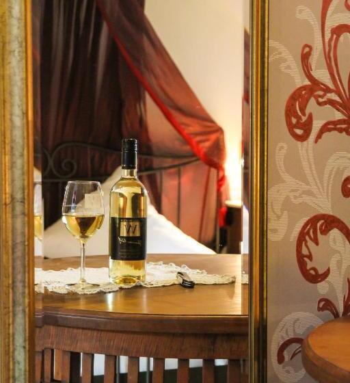 ベッドアンドブレックファースト Weingut Weinstube Weinhotel Wolf