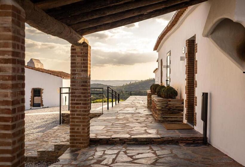 فندق ريفى Land of Alandroal