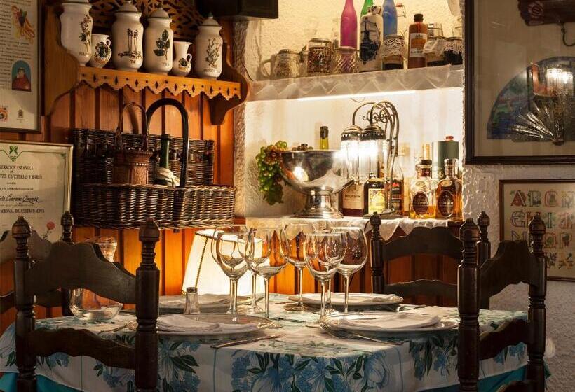 Пансион Hostal Casa Blasquico   Restaurante Gaby