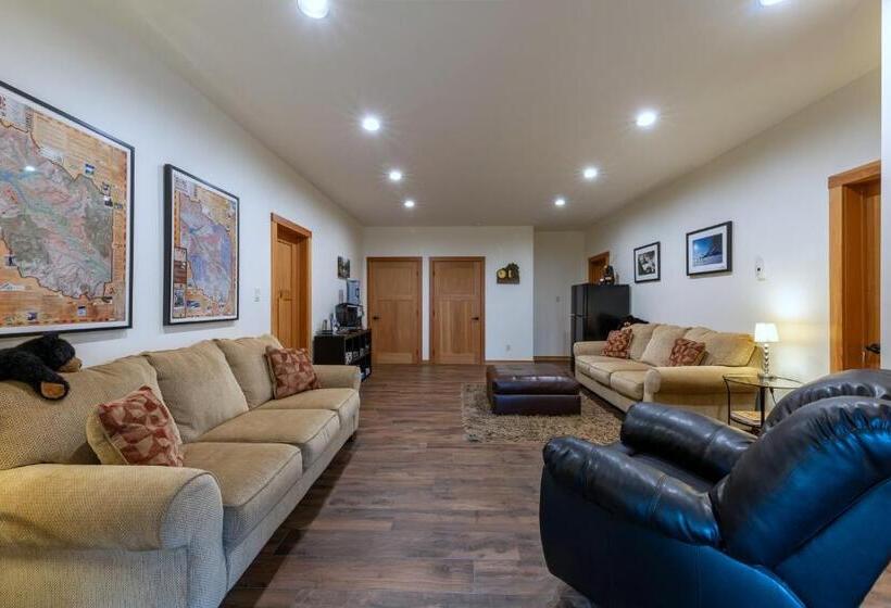 مبيت وإفطار Canyon Ridge Lodge