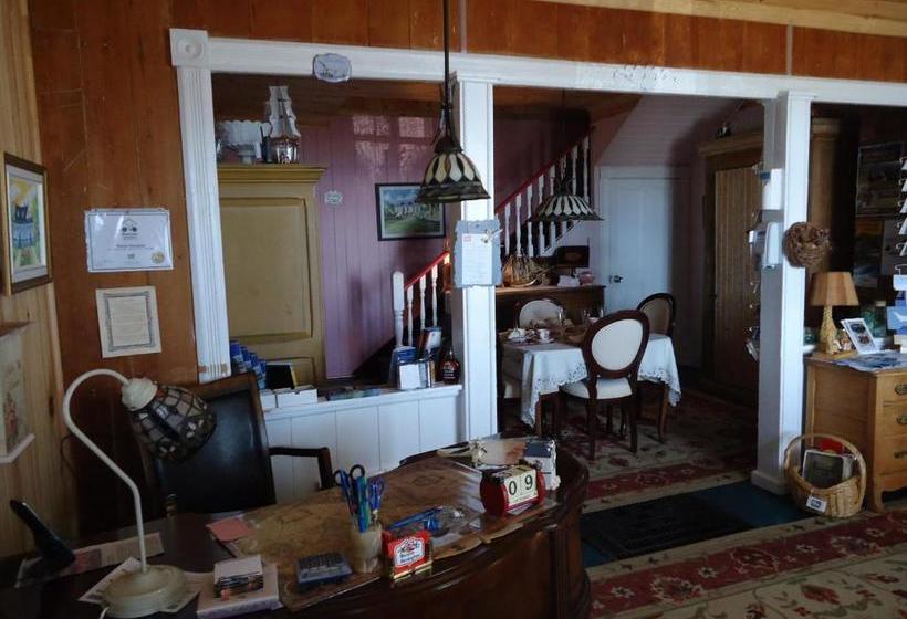تختخواب و صبحانه Maison Hovington