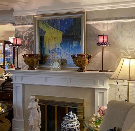 تختخواب و صبحانه Serenity