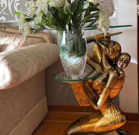 تختخواب و صبحانه Serenity