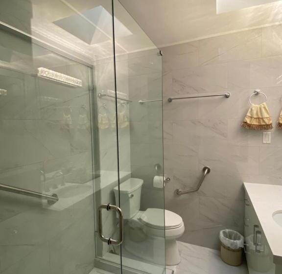 تختخواب و صبحانه Serenity