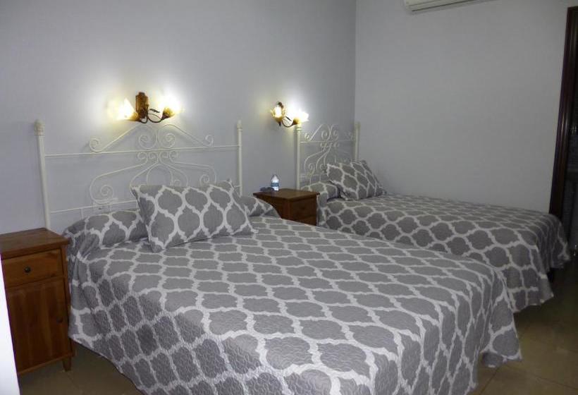 호스텔 Hostal Virgen Del Rocio