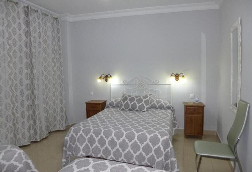 호스텔 Hostal Virgen Del Rocio
