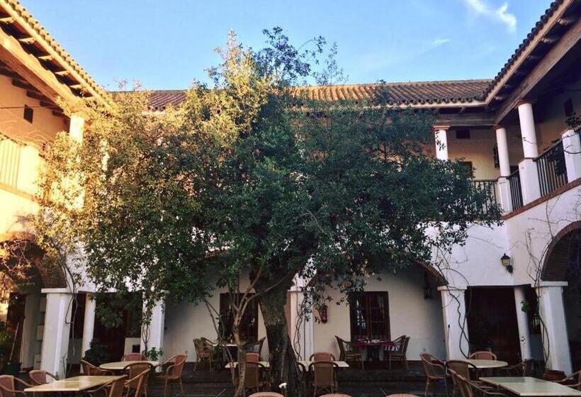 هتل Cortijo Las Grullas