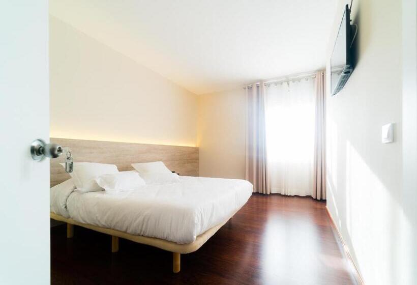 호텔 El Pi De Sant Just   Habitacions I Apartaments