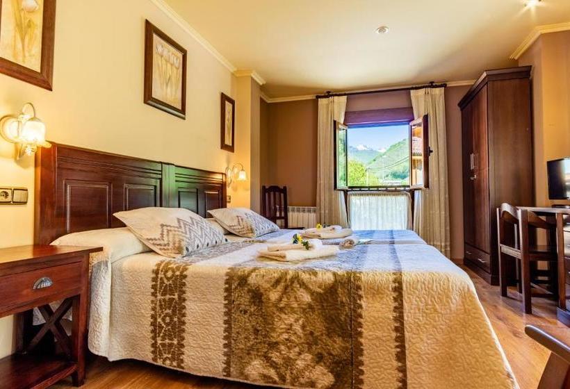 فندق Peña Pandos