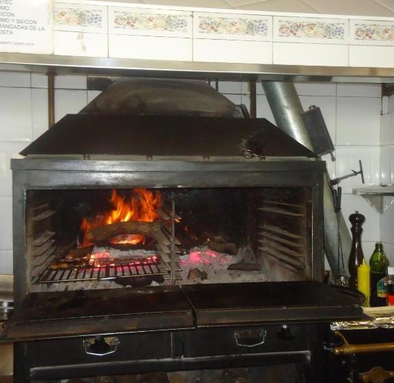 ホテル Restaurant Casa Miquel