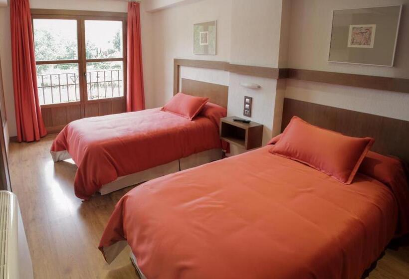 استراحتگاه Suites Finca Los Olivos