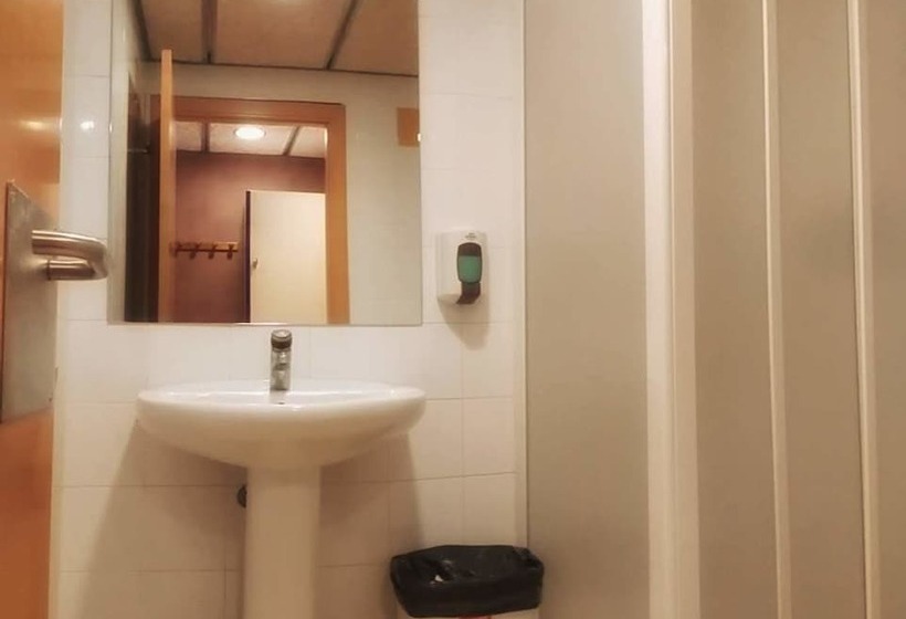 Alberg Sant Joan De Les Abadesses Xanascat