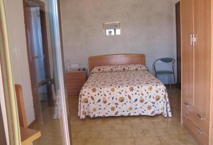 הוסטל Hostal Casa Pepe