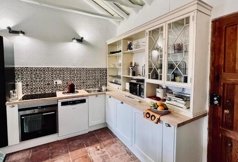 مبيت وإفطار Cortijo El Pino Retreat