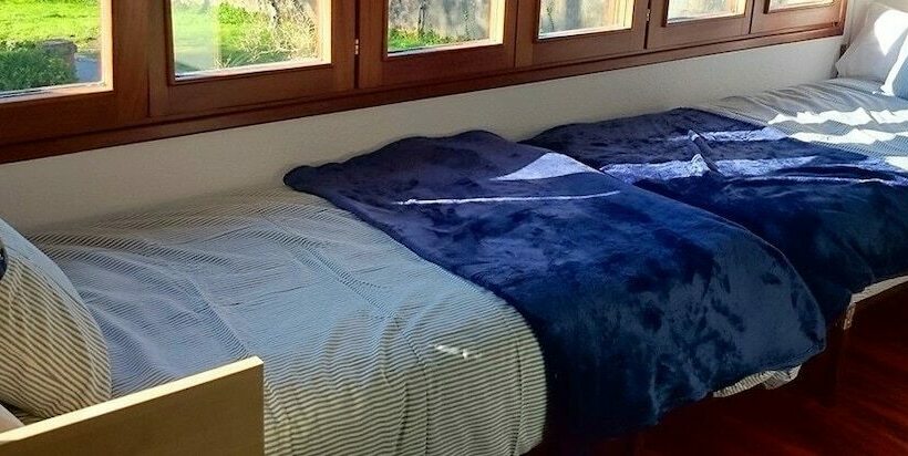 مبيت وإفطار La Curva Surfhouse   Hostel