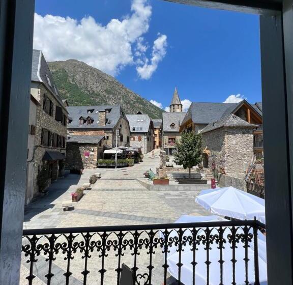 Hostel Baqueira   Refugi Rosta   Pyrenmuseu