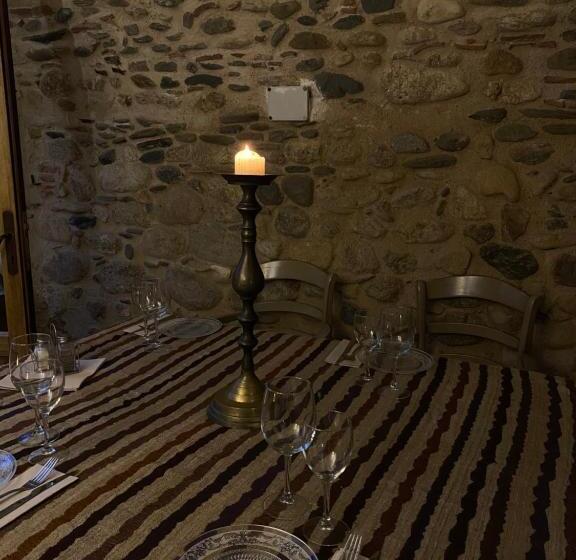 فندق Can Carbó De Peralada