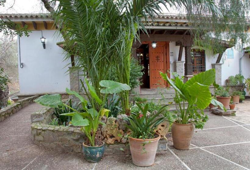 هتل Hostal El Cortijo