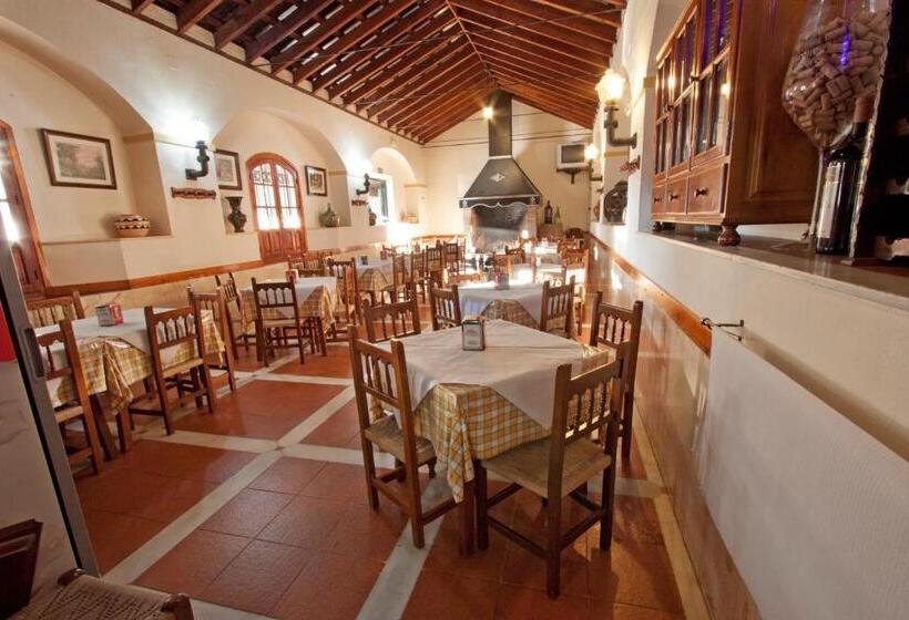 هتل Hostal El Cortijo