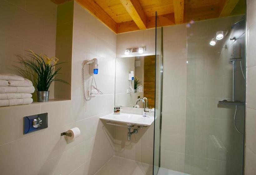 هتل Les Planes Del Grau