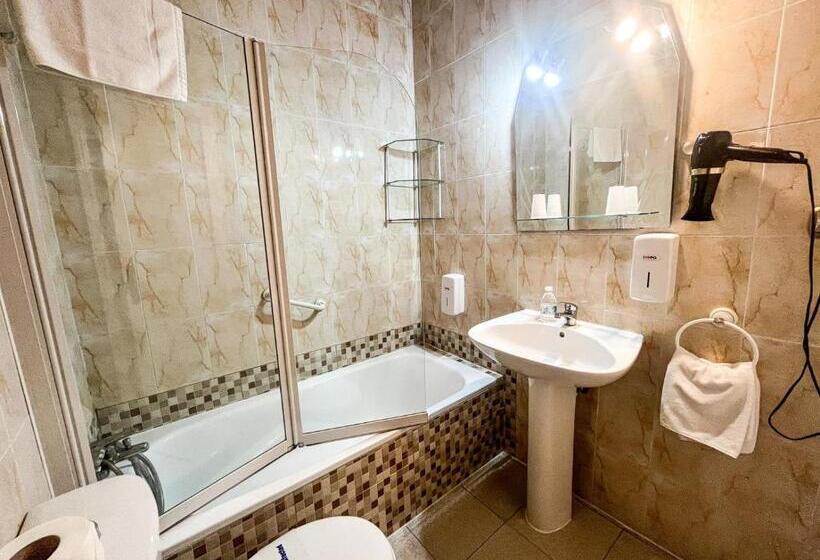 هتل Hacienda Guadalquivir