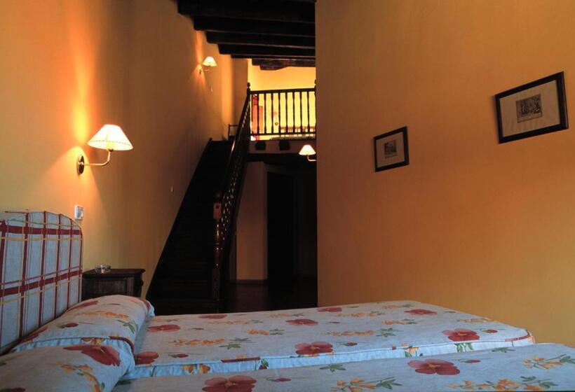 فندق Posada Del Almudí