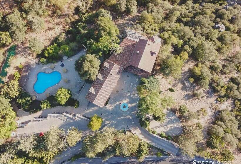 هتل روستایی Calerilla