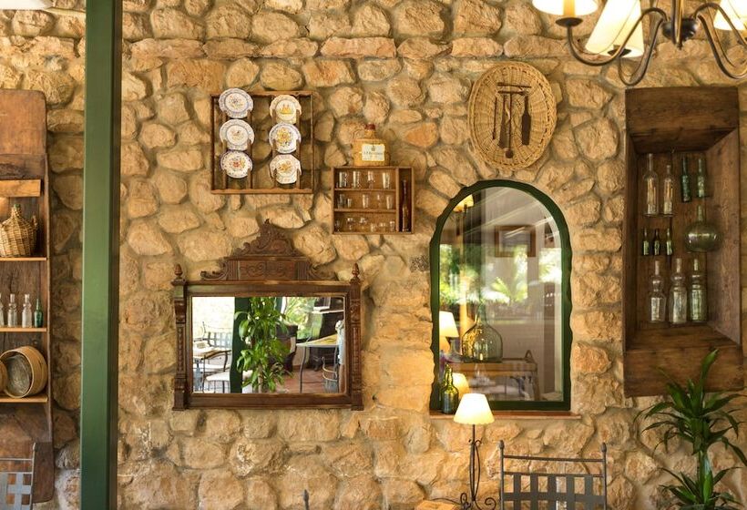 هتل روستایی Calerilla