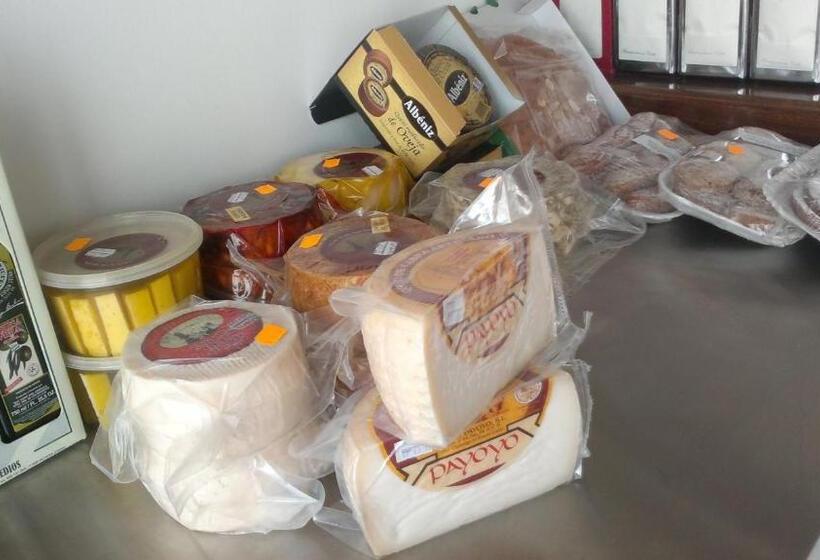 اقامتگاه Complejo Pueblo Blanco