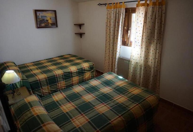 استراحتگاه Cabañas Cortijo El Helao