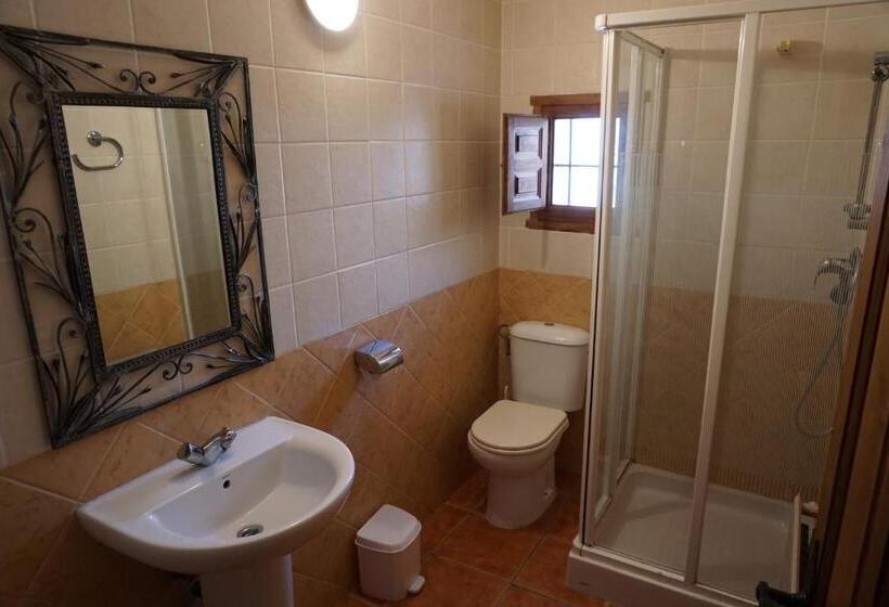 استراحتگاه Cabañas Cortijo El Helao